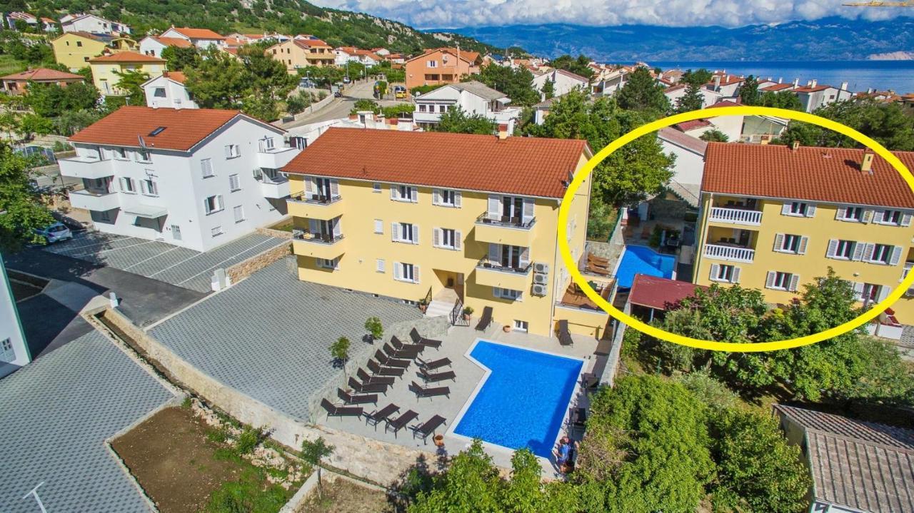 公寓 With A Swimming Pool Baska, Krk - 18733 *
